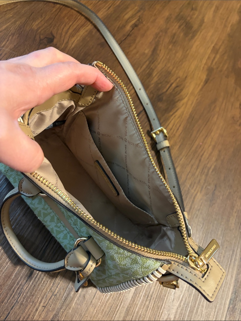 Michael Kors Light Green Signature Satchel with Beige Trim - Picture 3 of 5